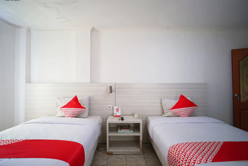 Hemra Hotel by OYO Rooms