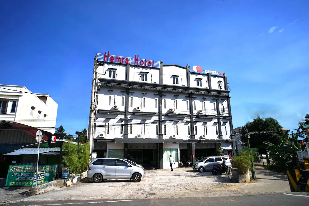 Hemra Hotel by OYO Rooms