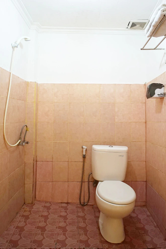 Hemra Hotel by OYO Rooms