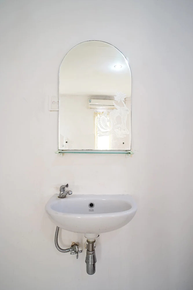 Hemra Hotel by OYO Rooms