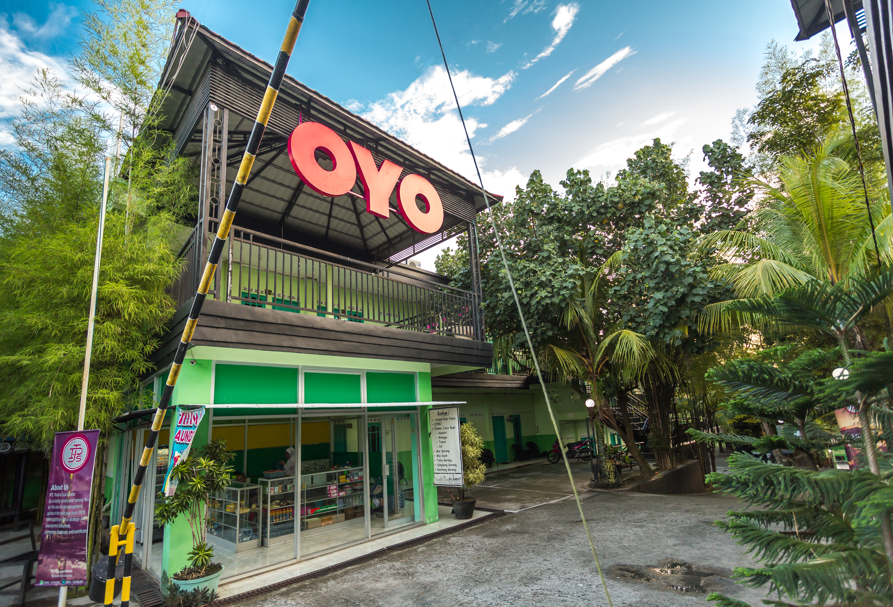OYO 1745 Guest House Nur Aziziah 2