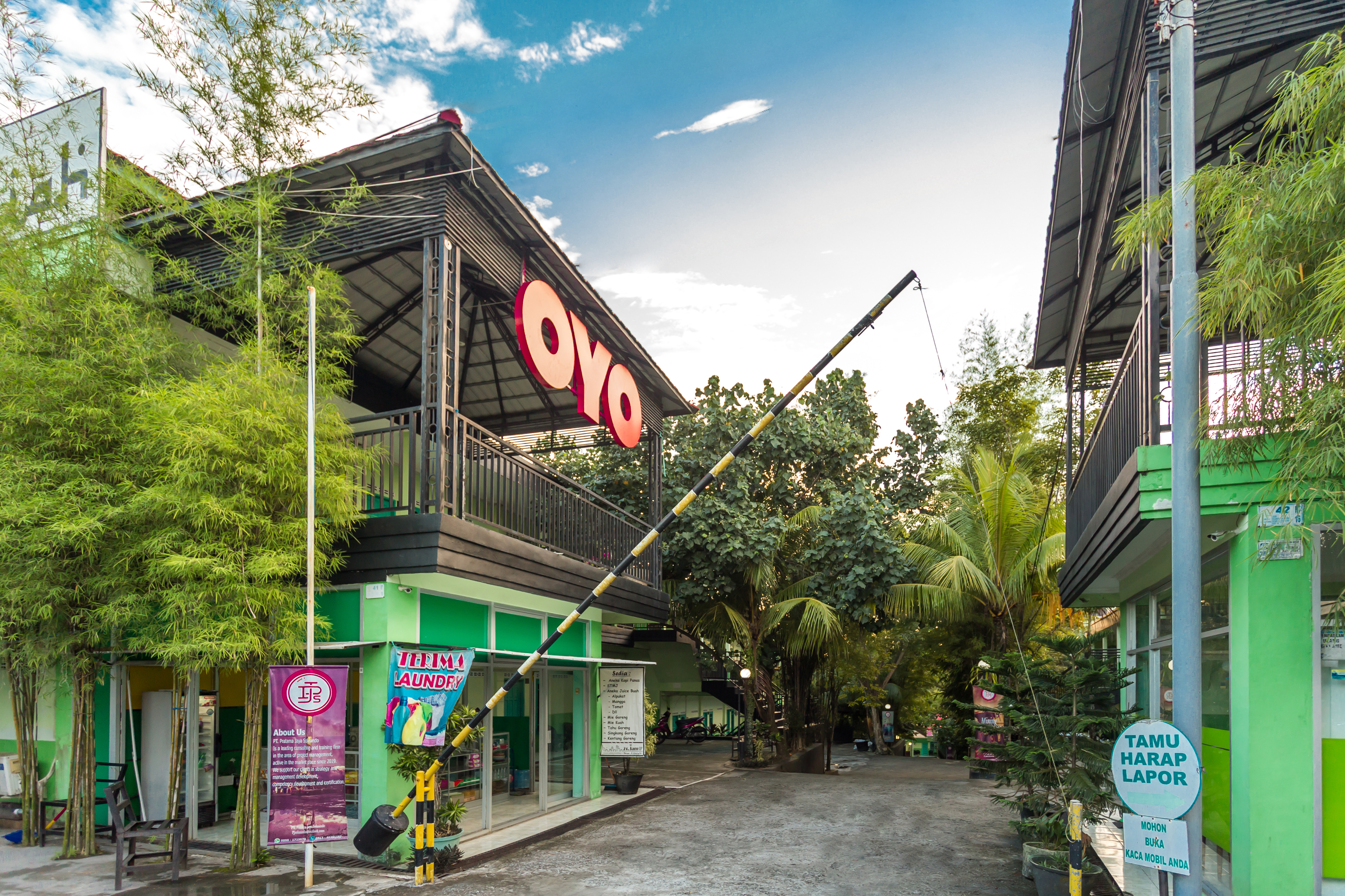 OYO 1745 Guest House Nur Aziziah 2