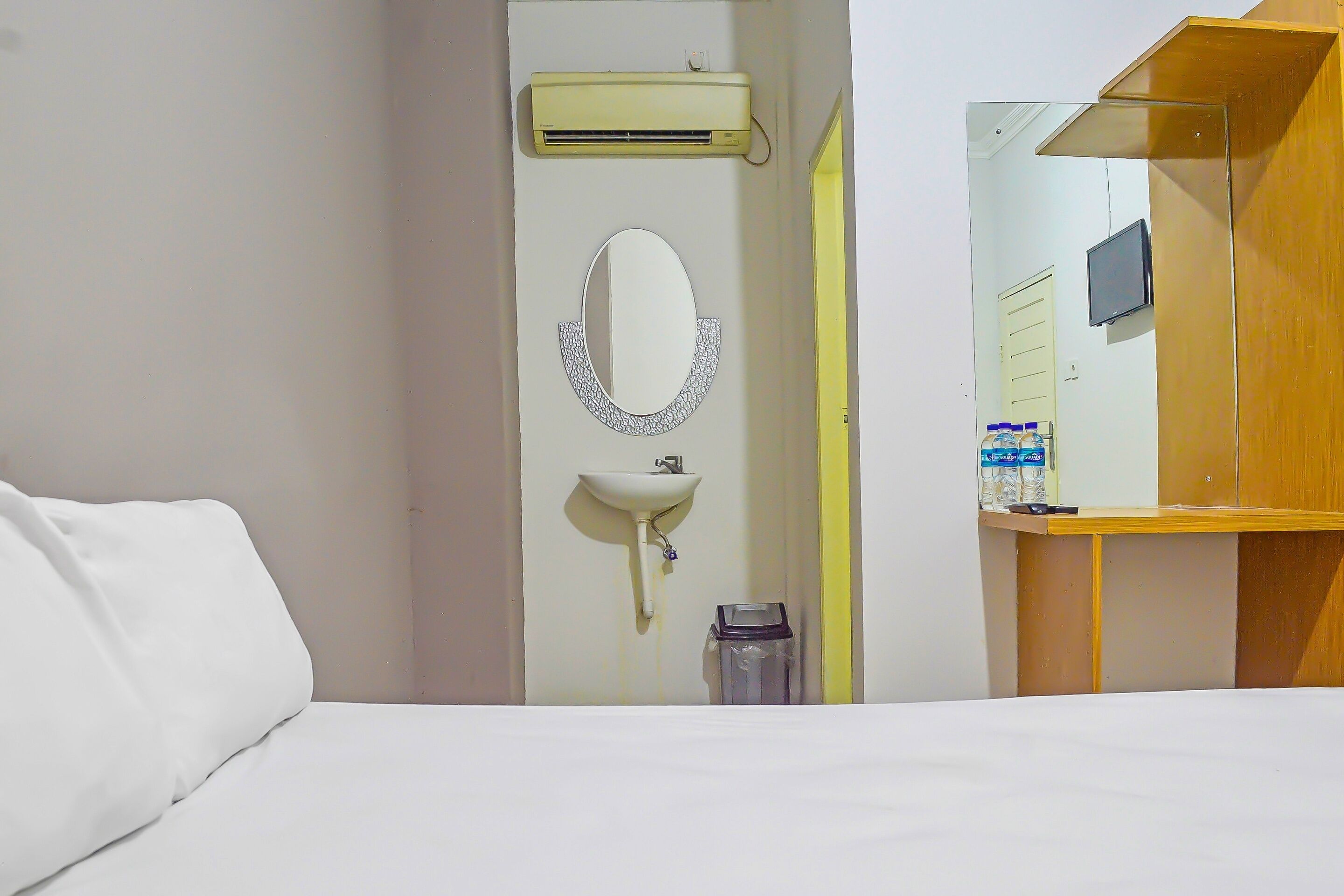 SPOT ON Red Rose Guest House