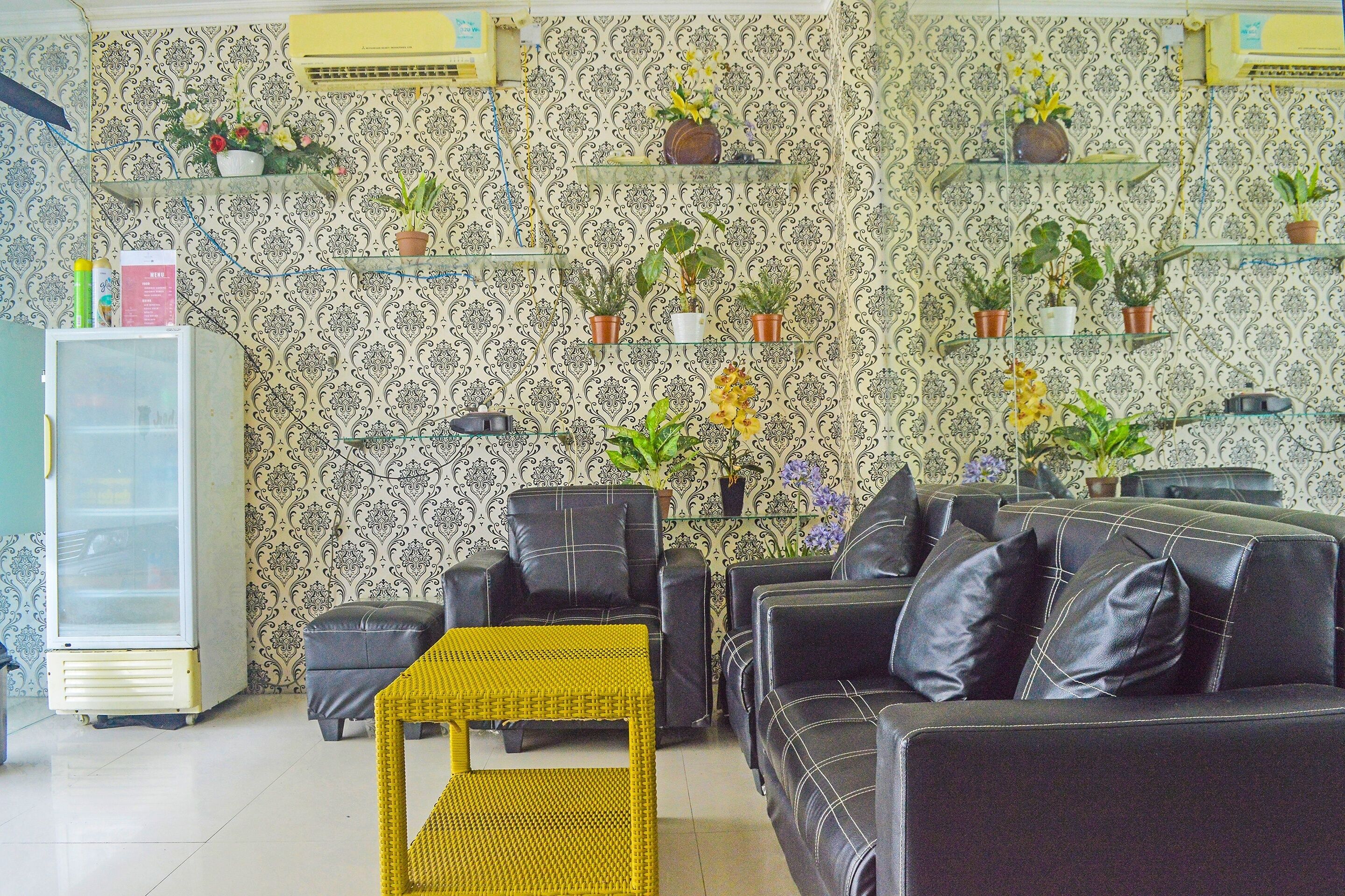 SPOT ON Red Rose Guest House