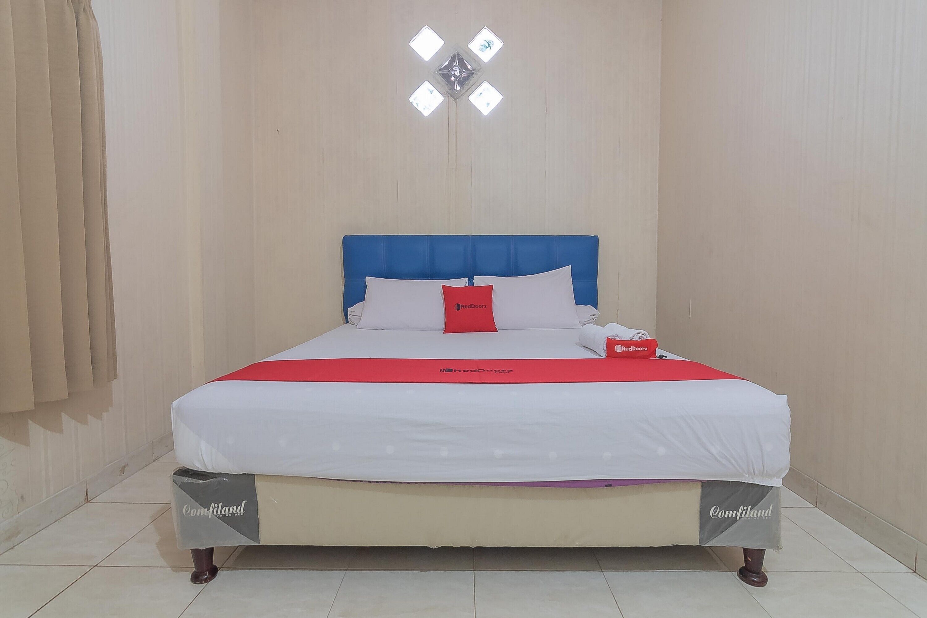 Syariah near Terminal Batu Ampar 2 by  RedDoorz