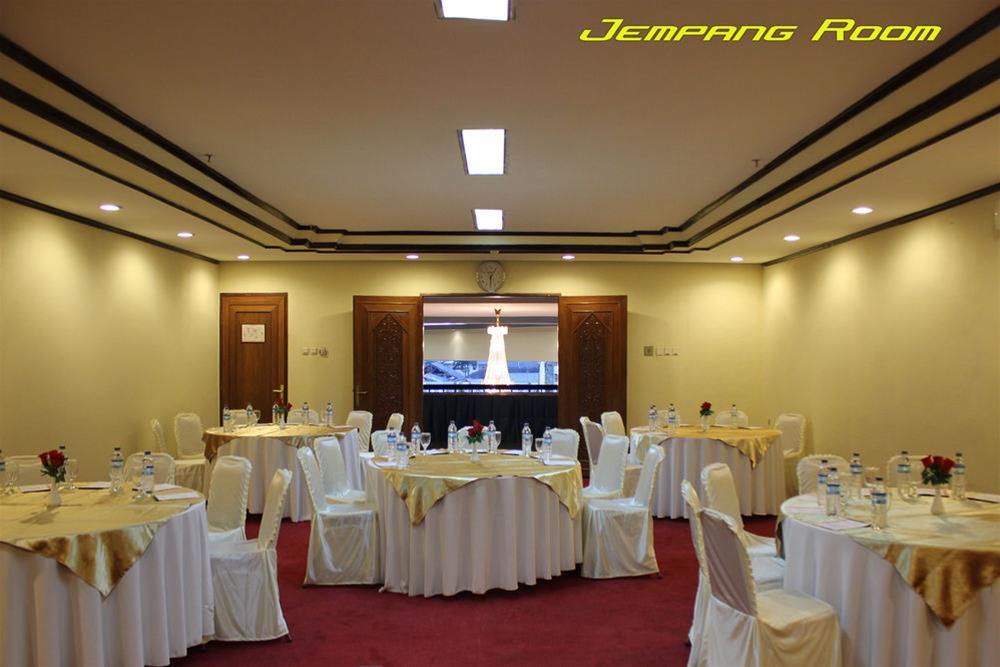 Capital O 1963 Hotel The New Benakutai