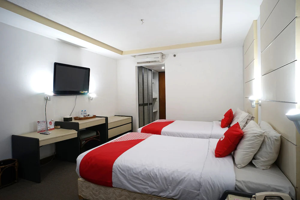 Capital O 1963 Hotel The New Benakutai