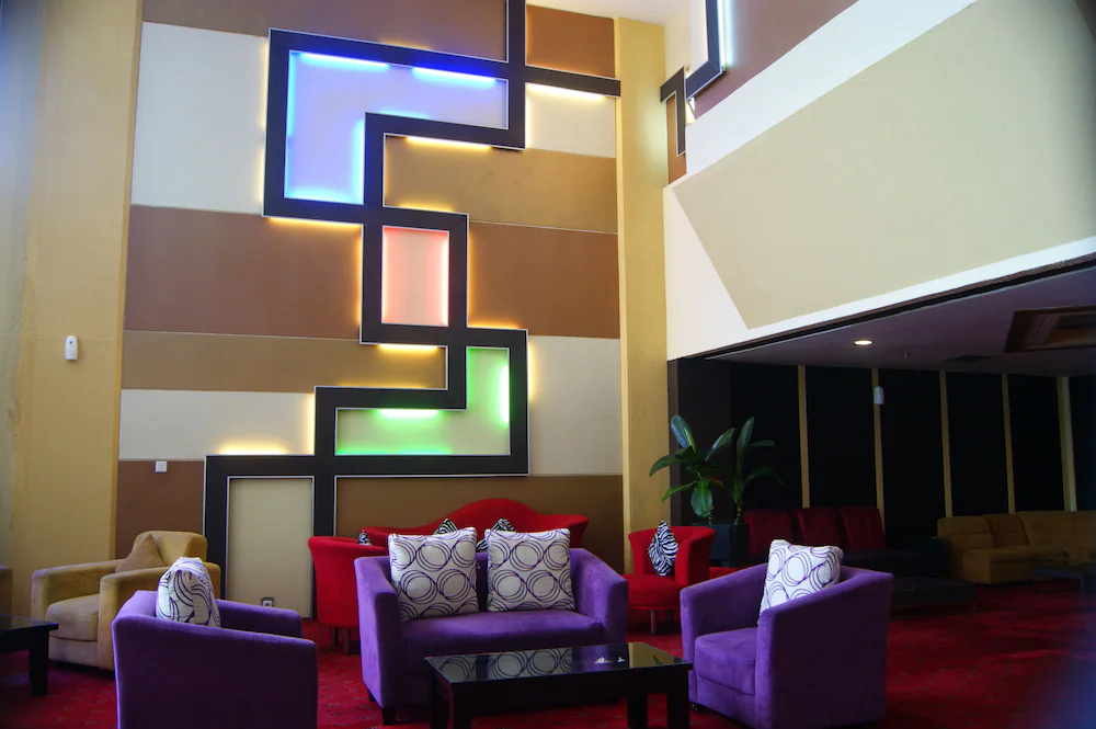 Capital O 1963 Hotel The New Benakutai