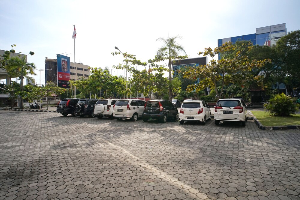 Capital O 1963 Hotel The New Benakutai