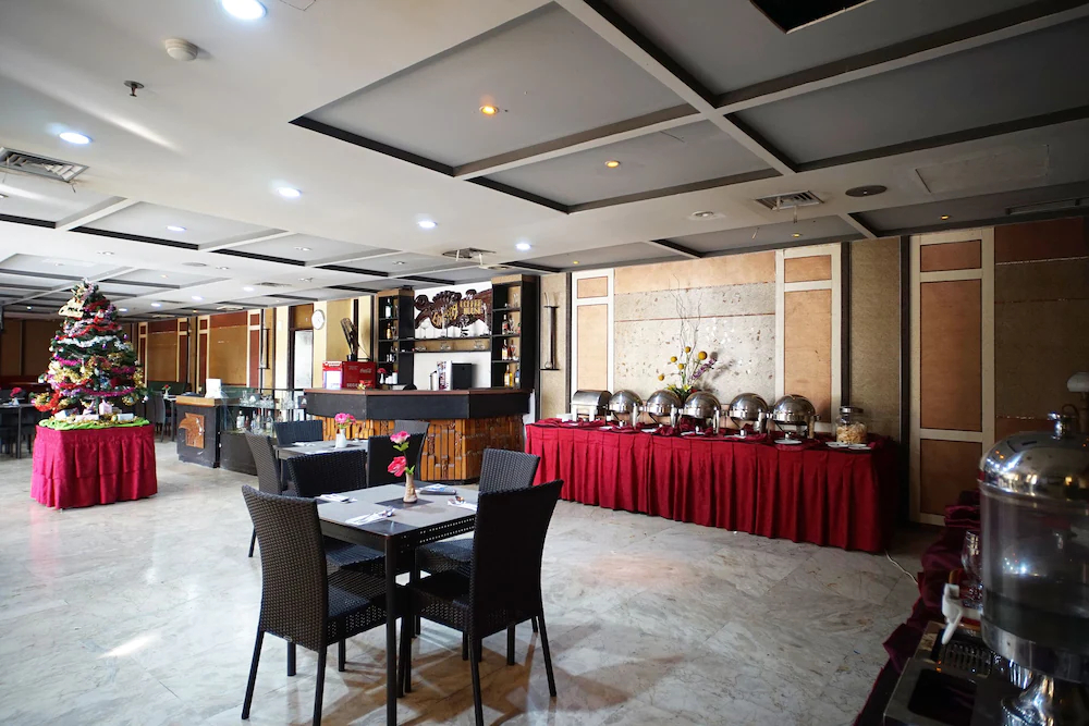 Capital O 1963 Hotel The New Benakutai