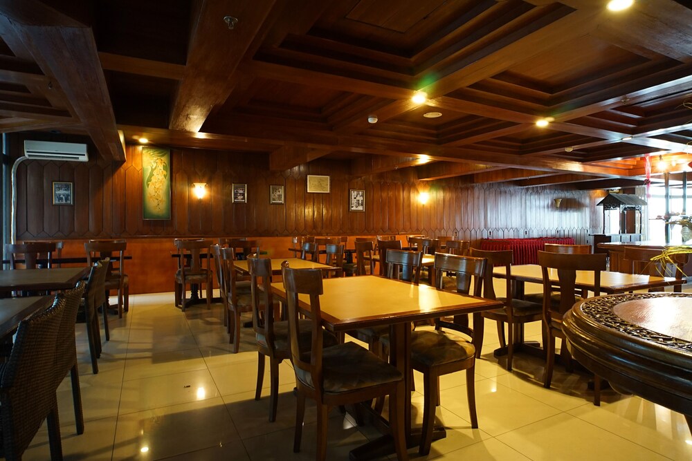 Capital O 1963 Hotel The New Benakutai