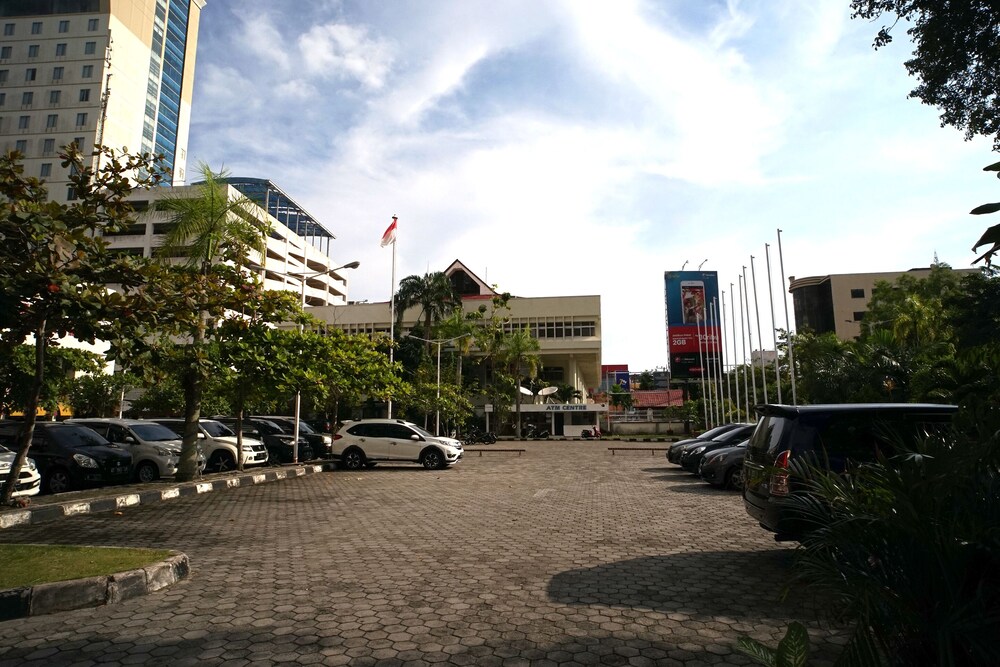 Capital O 1963 Hotel The New Benakutai