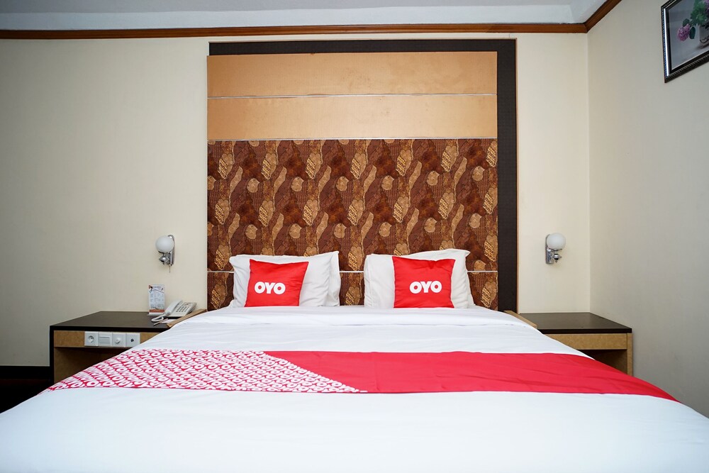 Capital O 1963 Hotel The New Benakutai