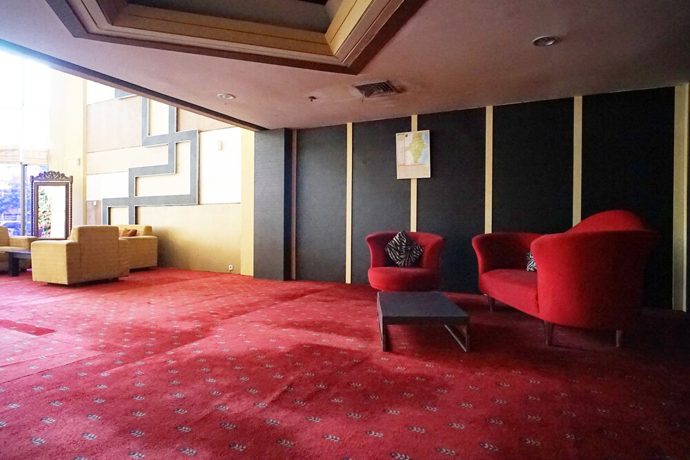 Capital O 1963 Hotel The New Benakutai