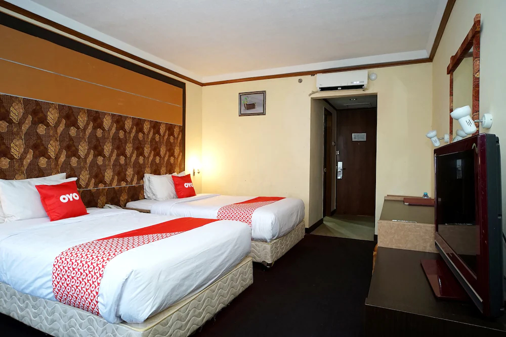 Capital O 1963 Hotel The New Benakutai