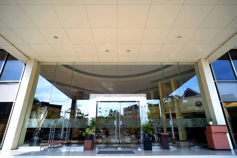 Capital O 1963 Hotel The New Benakutai