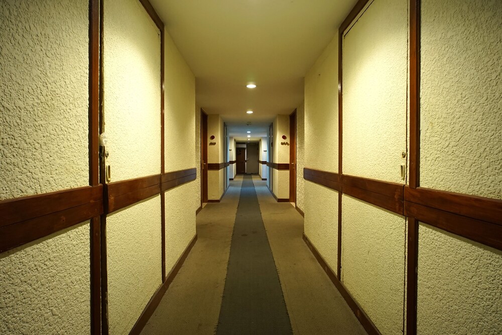 Capital O 1963 Hotel The New Benakutai