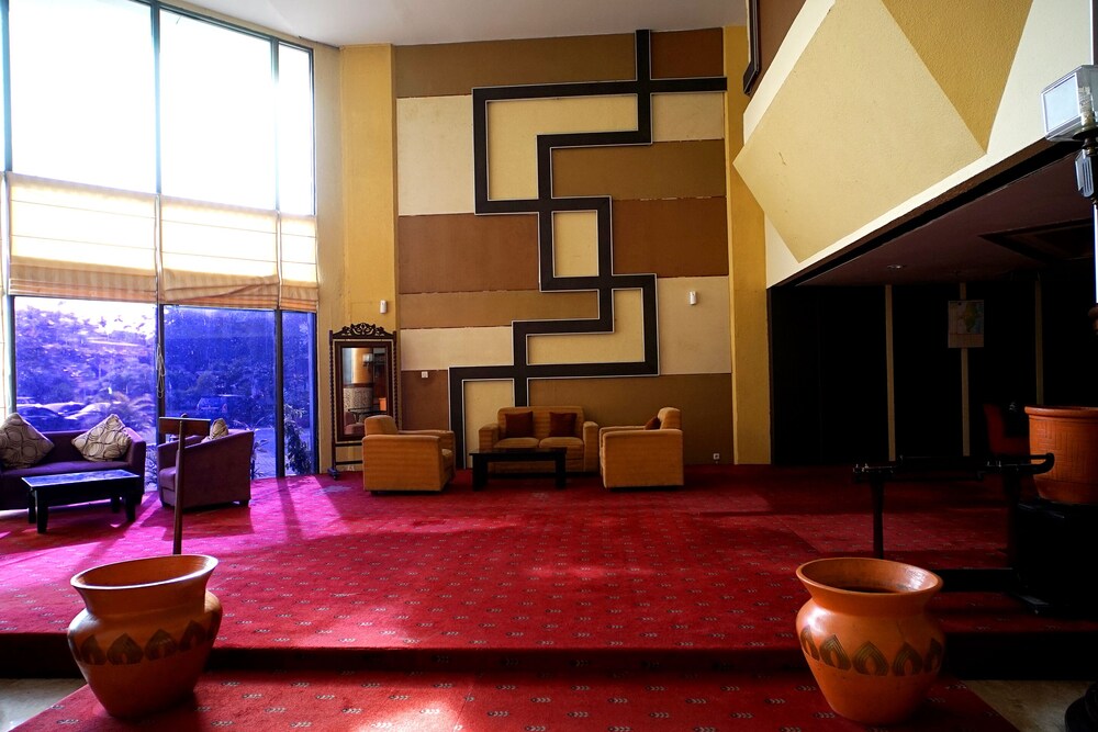 Capital O 1963 Hotel The New Benakutai