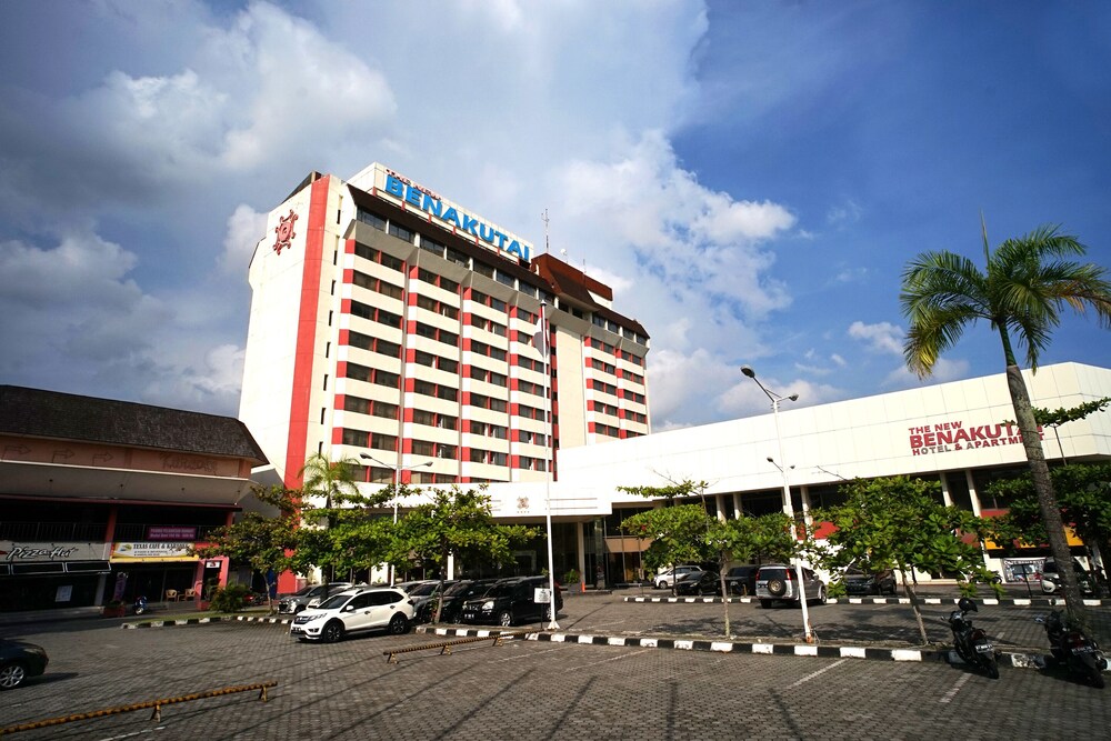 Capital O 1963 Hotel The New Benakutai