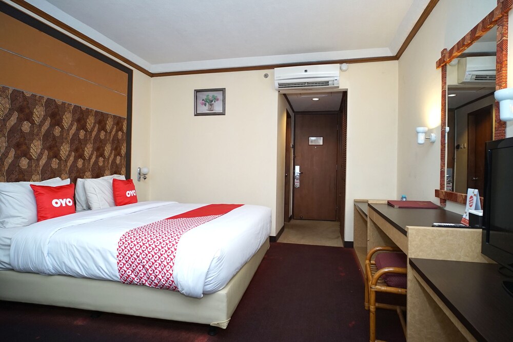 Capital O 1963 Hotel The New Benakutai