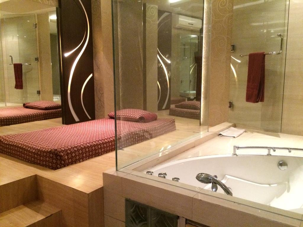 Blue Atlantic International Hotel