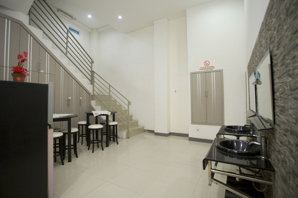 Bumi Mas Guest House by OYO