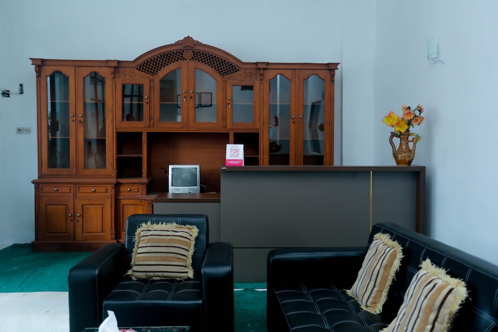 Hocky Guest House by OYO Rooms