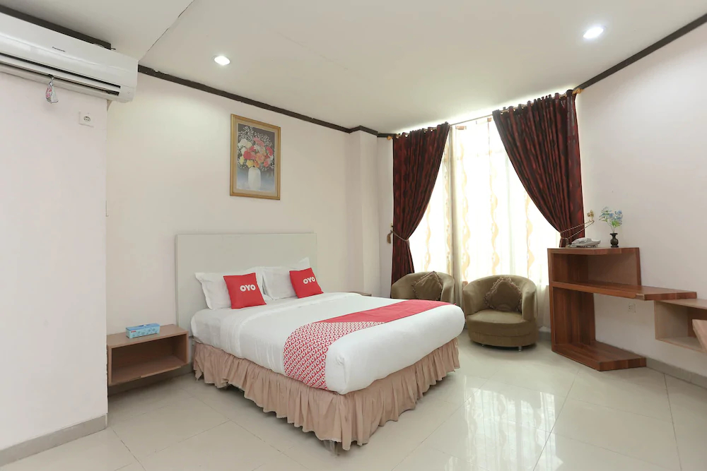 Hotel Kharisma by OYO Rooms