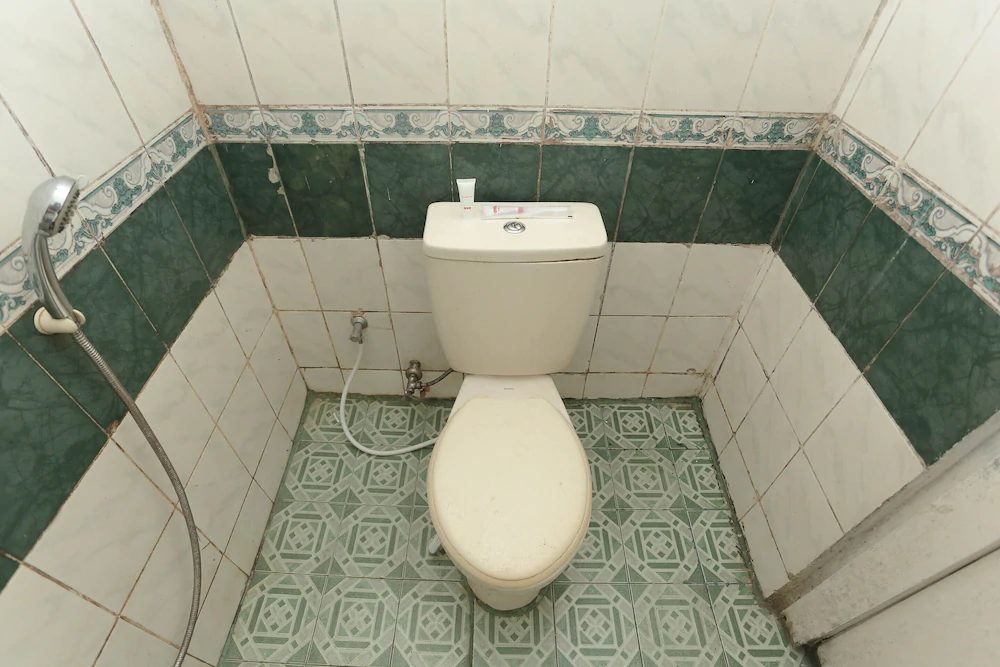Hotel Kharisma by OYO Rooms