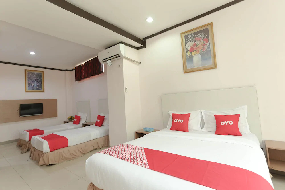Hotel Kharisma by OYO Rooms
