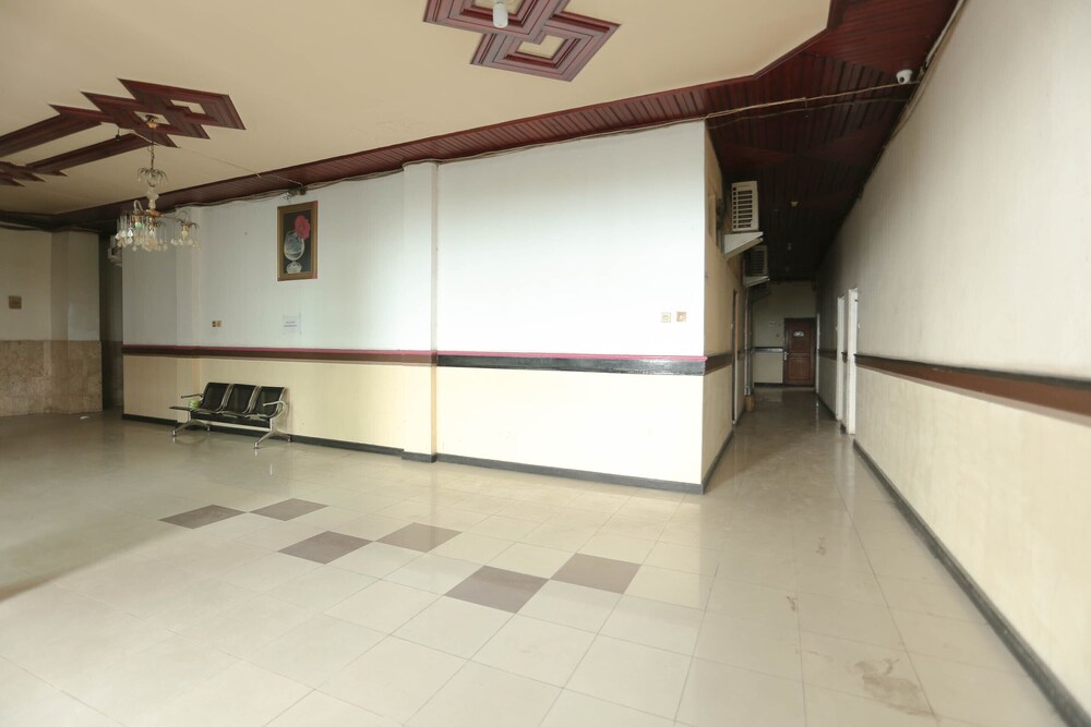 Hotel Kharisma by OYO Rooms