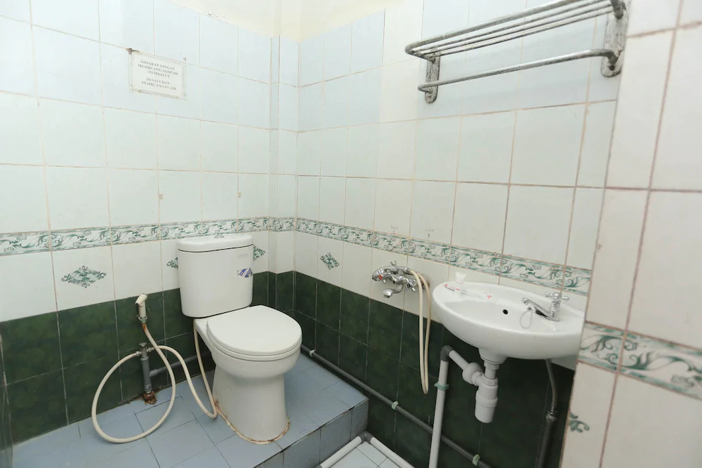 Hotel Kharisma by OYO Rooms