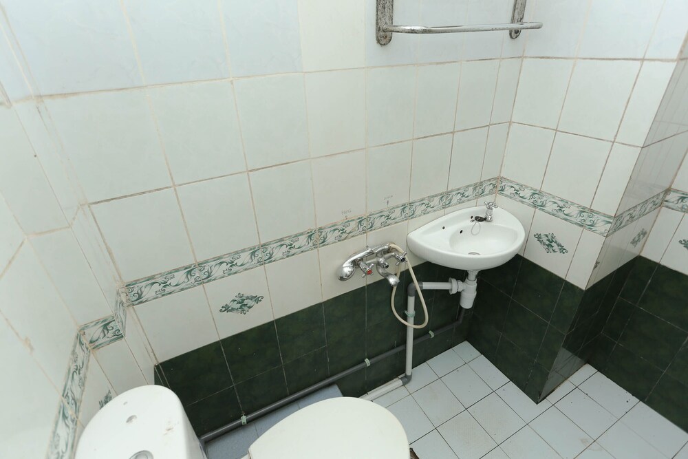 Hotel Kharisma by OYO Rooms