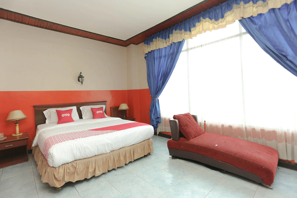 Hotel Kharisma by OYO Rooms