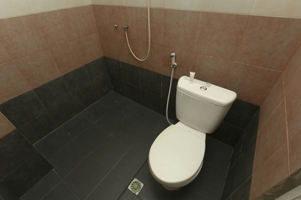 Hotel Kharisma by OYO Rooms
