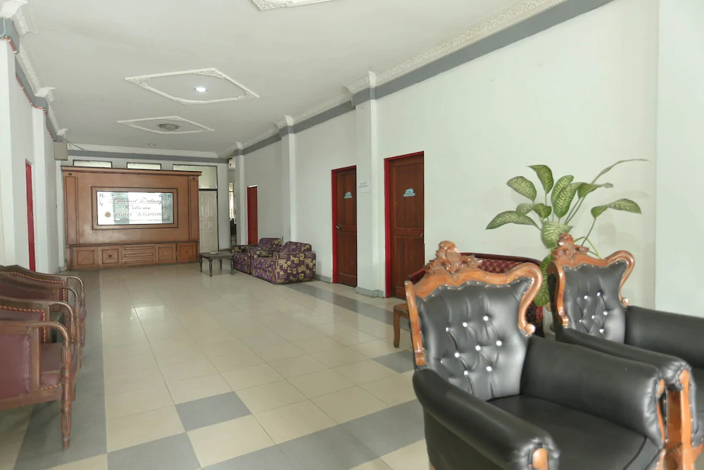 Hotel Kharisma by OYO Rooms