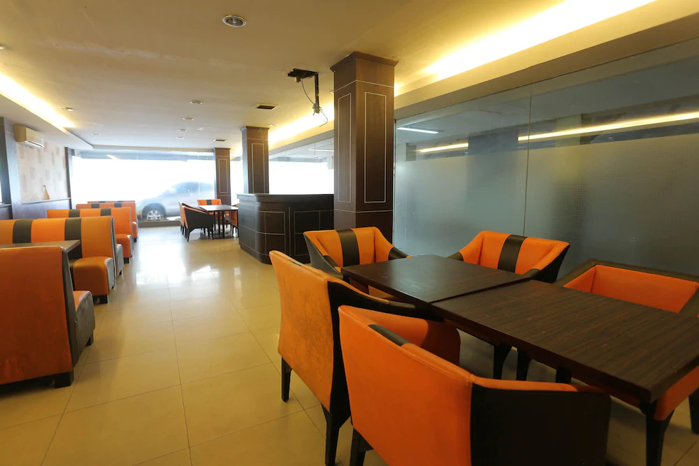 Hotel Sembilan Sembilan by OYO Rooms