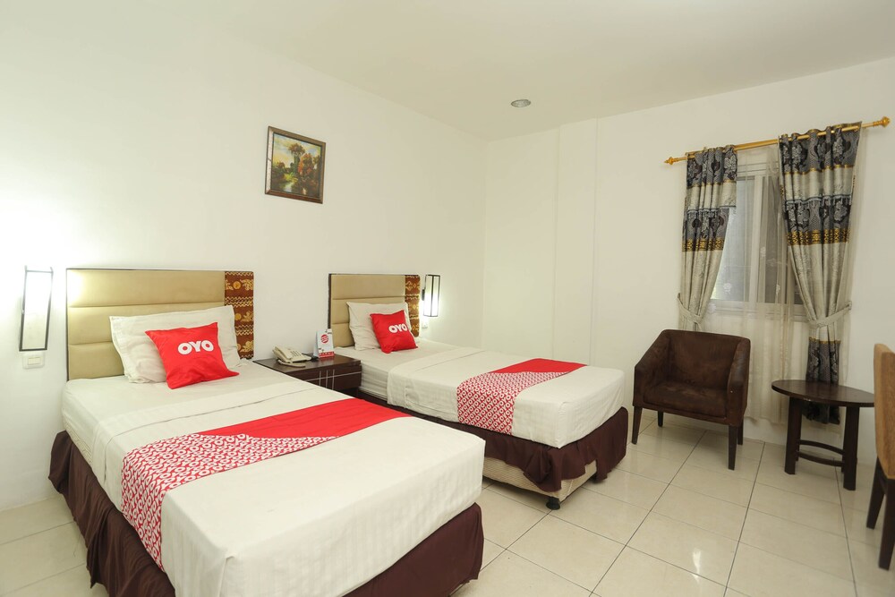 Hotel Sembilan Sembilan by OYO Rooms