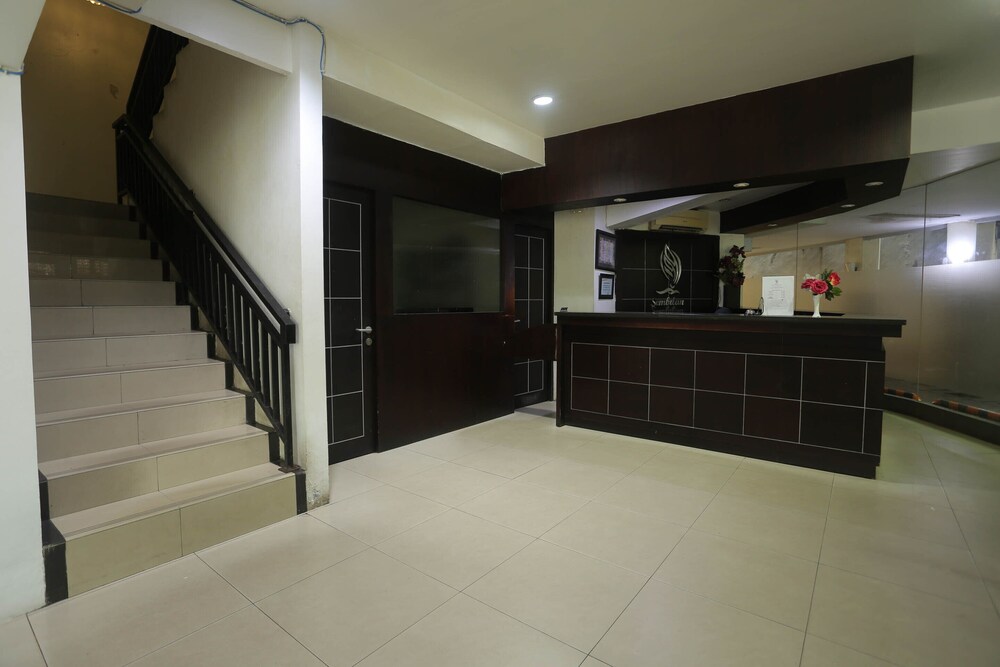 Hotel Sembilan Sembilan by OYO Rooms