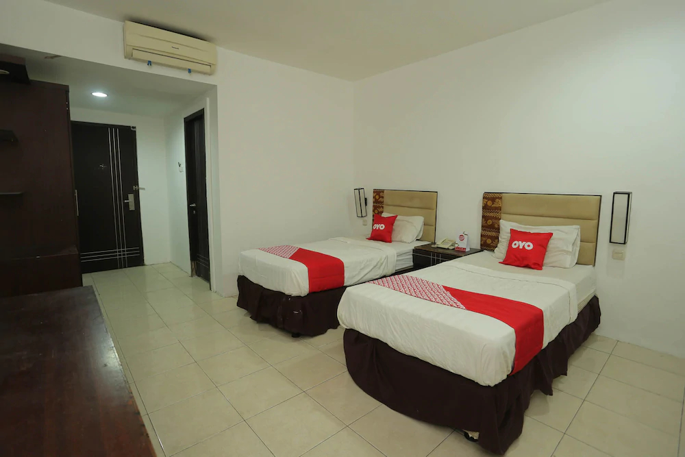 Hotel Sembilan Sembilan by OYO Rooms