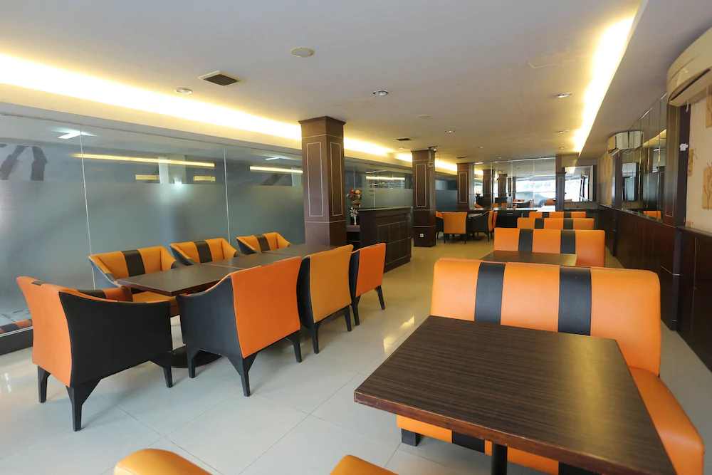 Hotel Sembilan Sembilan by OYO Rooms