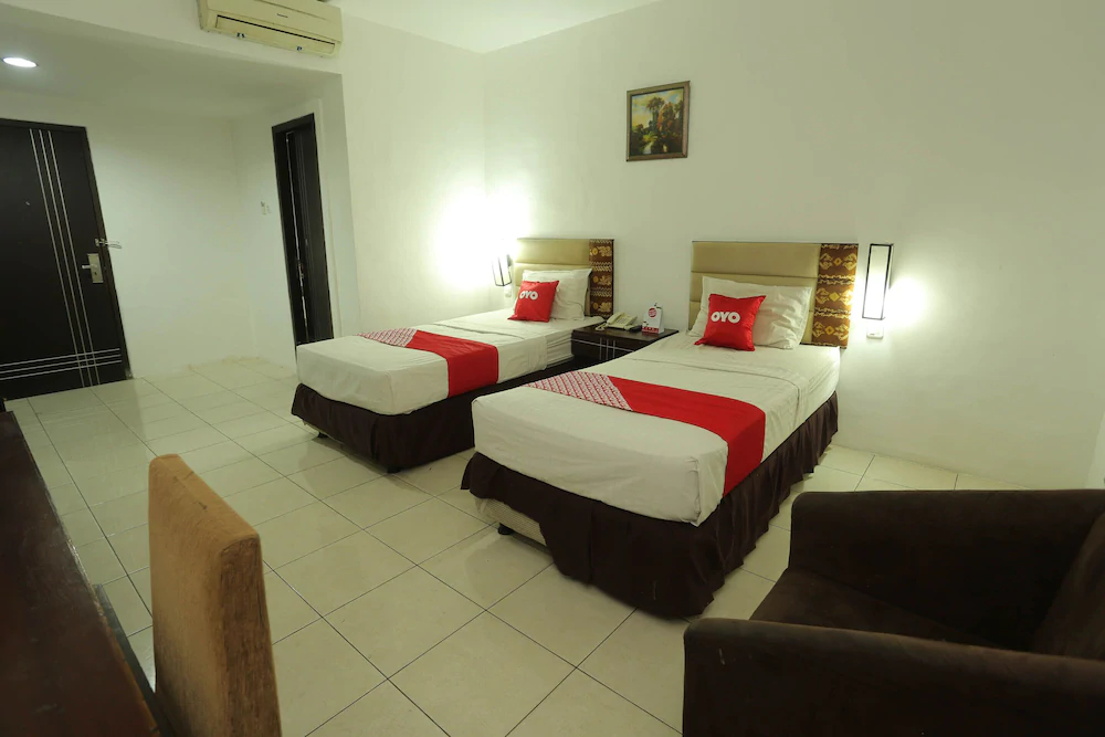 Hotel Sembilan Sembilan by OYO Rooms