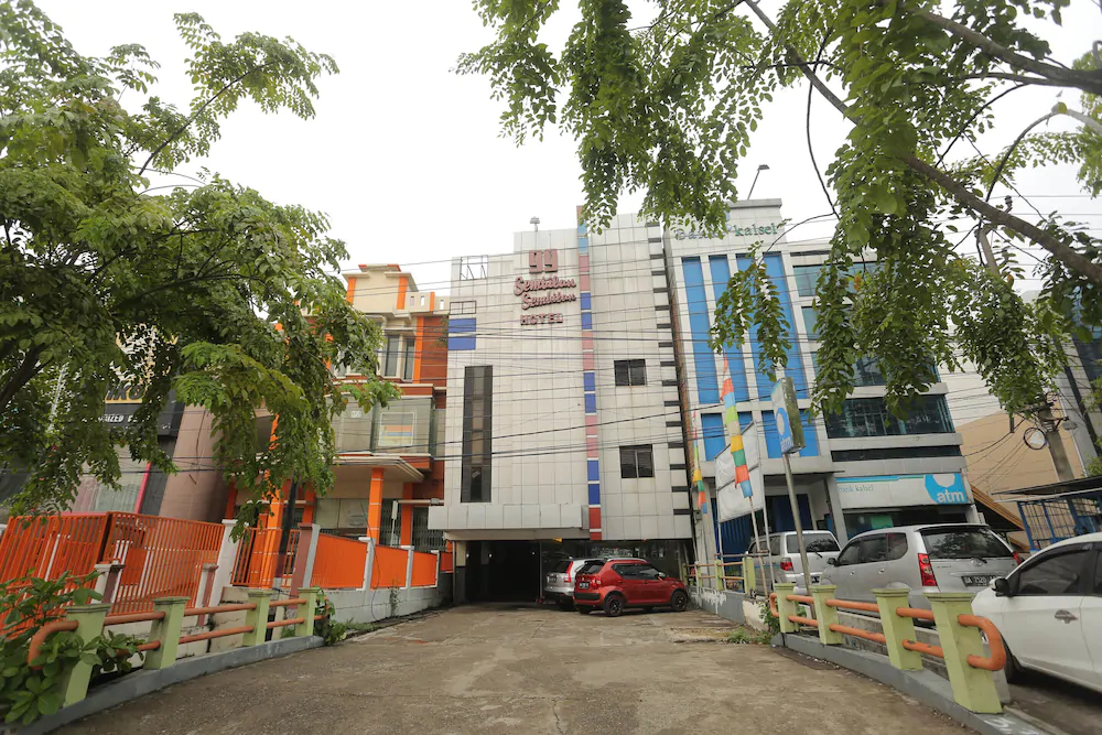 Hotel Sembilan Sembilan by OYO Rooms