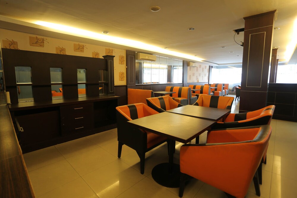 Hotel Sembilan Sembilan by OYO Rooms