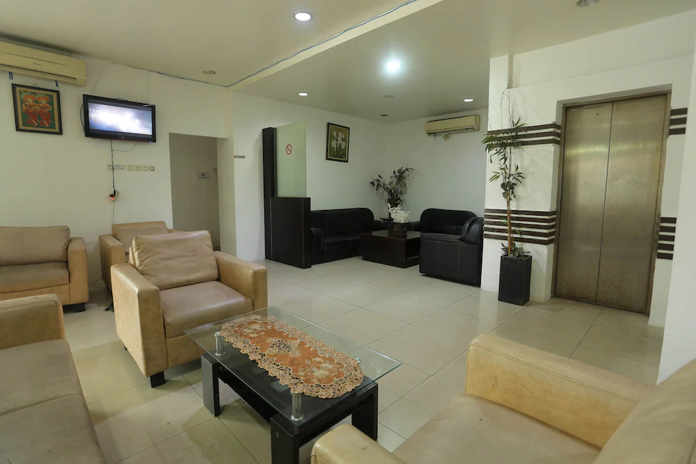 Hotel Sembilan Sembilan by OYO Rooms