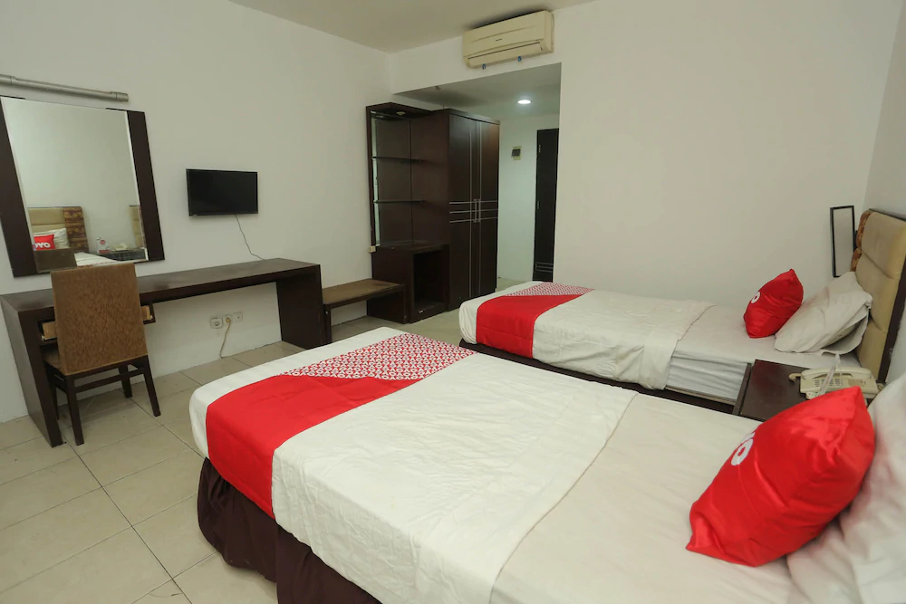 Hotel Sembilan Sembilan by OYO Rooms