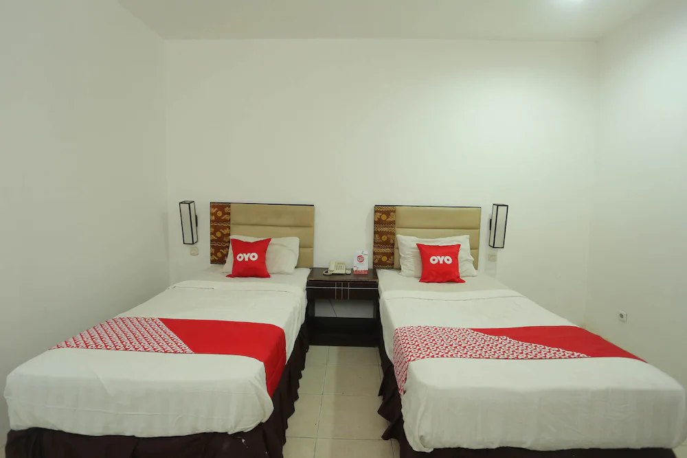 Hotel Sembilan Sembilan by OYO Rooms