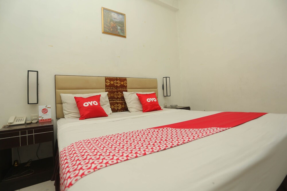 Hotel Sembilan Sembilan by OYO Rooms