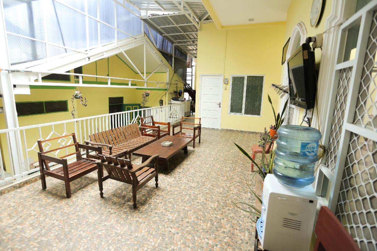 Pondok Bunda Syariah by OYO Rooms