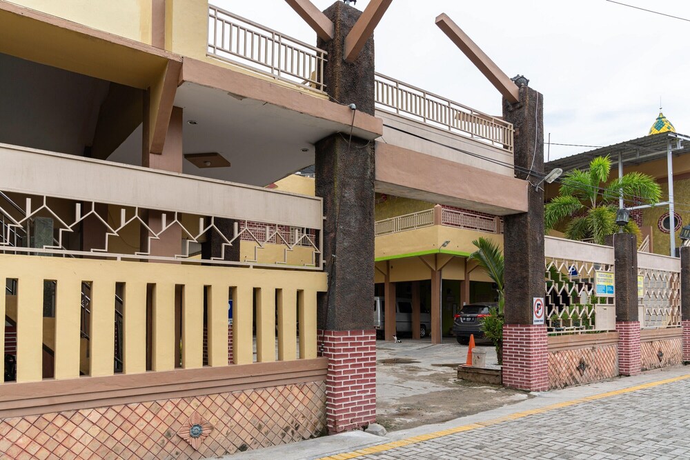 Pondok Golden by RedDoorz
